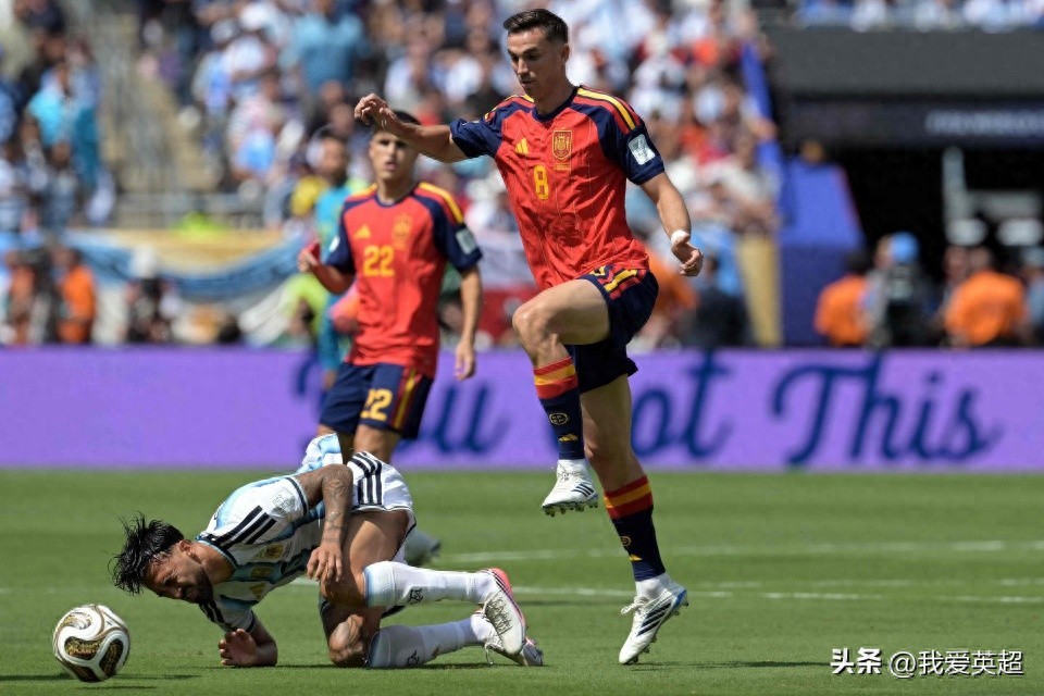 Người thứ 11 trong lịch sử! Danh thủ 30 tuổi cùng năm giành cúp C1 và World Cup, anh ra sân 50 trận cho Tây Ban Nha không thua