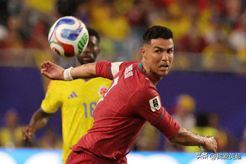Bồ Đào Nha 0-0 Colombia, đứng thứ 2 bảng, sẽ gặp Croatia ở vòng 1/16, Ronaldo chỉ có 3 cú sút không bàn thắng và bỏ lỡ cơ hội đối mặt.
