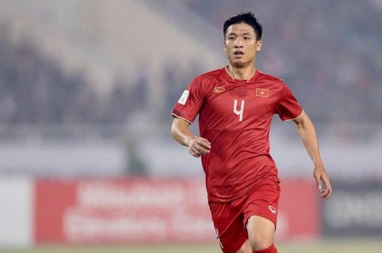 Trung vệ ĐT Việt Nam sang Hàn Quốc phẫu thuật trước thềm AFF Cup