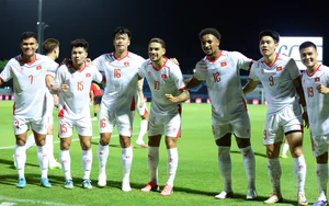 'Cơn đau đầu' của HLV Kim Sang Sik