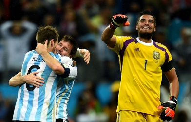 CHÍNH THỨC: Ngôi sao vào chung kết World Cup với Messi tuyên bố giải nghệ