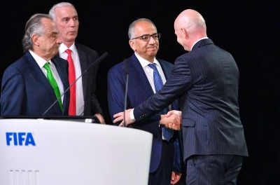 Biến cố chấn động FIFA, cánh tay phải của Infantino rời ghế