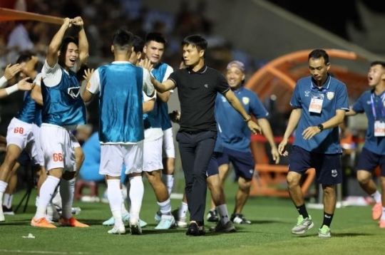 V.League chấn động với con số đáng báo động trên ghế nóng