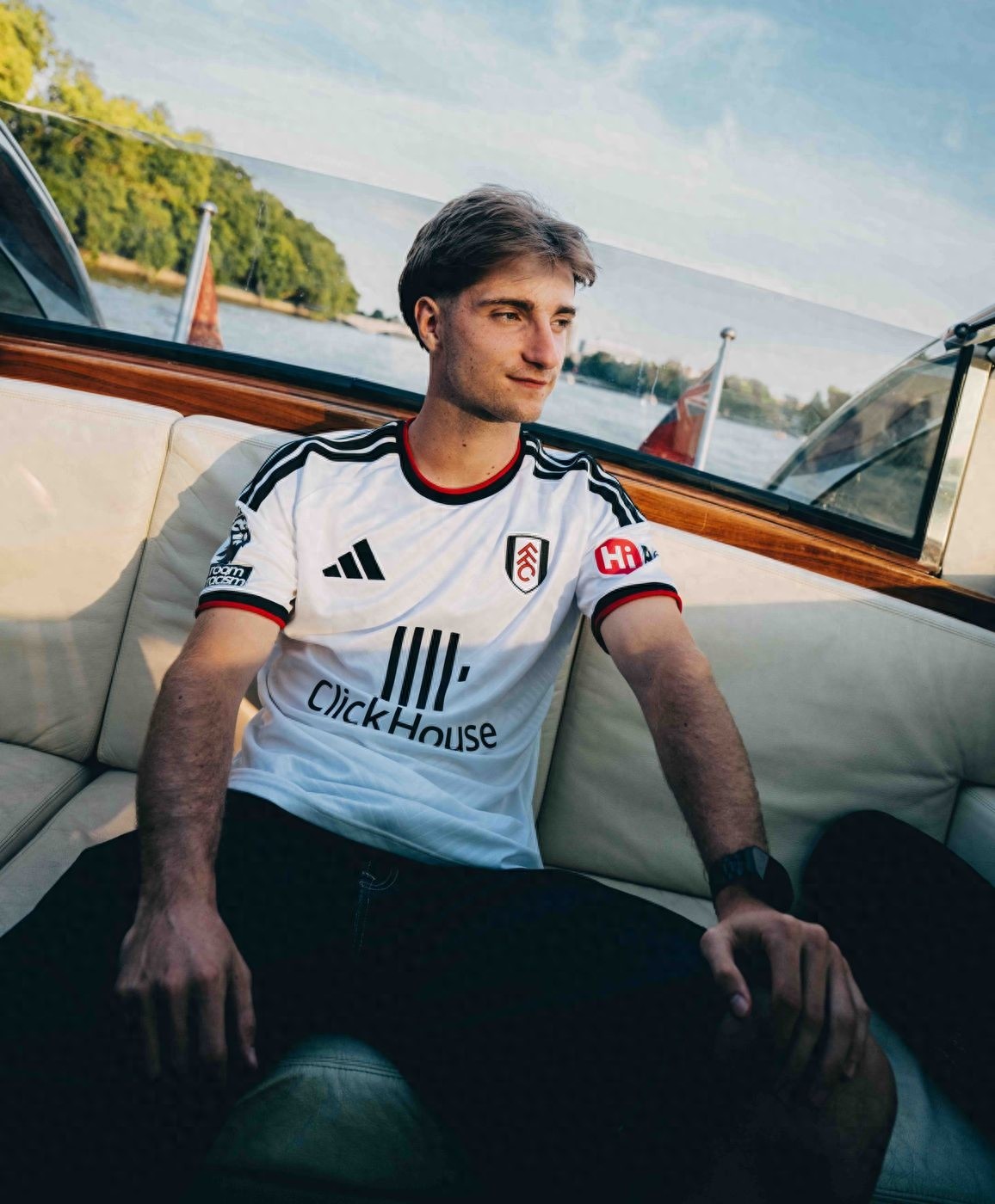 Trung tâm "rèn luyện cầu thủ" của Real Madrid đặt chân tại Craven Cottage: Arbeloa dẫn lối và Palacios phá kén