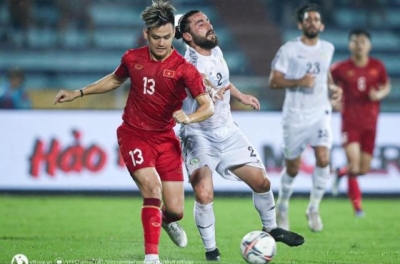 Cựu hậu vệ ĐT Việt Nam bất ngờ được đại gia V.League săn đón