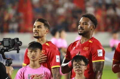 CĐV Thái Lan: 'Không nhập tịch như Việt Nam, chúng ta cần giữ bản sắc'