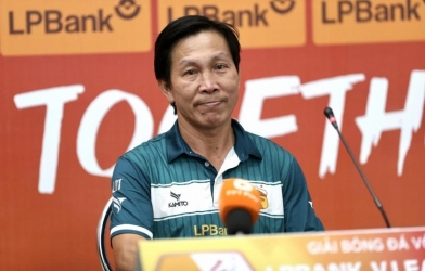 HLV HAGL: 'Arsenal cũng phải đá như chúng tôi mà thôi'