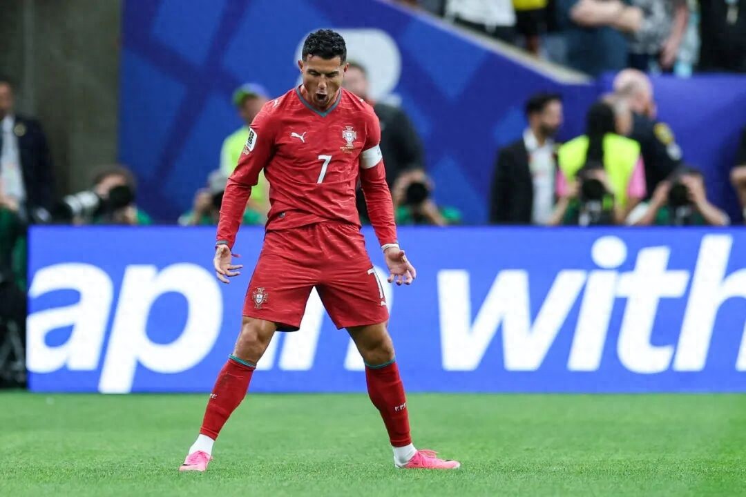 Trở lại! Ronaldo ghi bàn để bảo vệ danh dự, vị vua của Bồ Đào Nha chưa bao giờ rời xa!