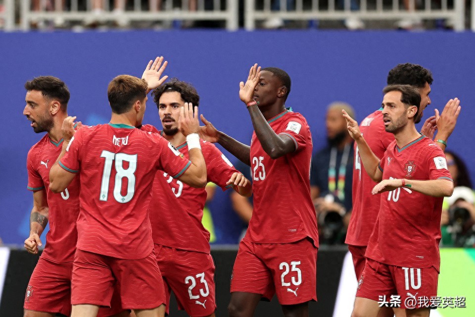 Huấn luyện viên đội tuyển Bồ Đào Nha đáp trả chỉ trích: Khi Tây Ban Nha và Argentina vô địch, trận đầu cũng không thắng, sẽ tiếp tục dùng Ronaldo