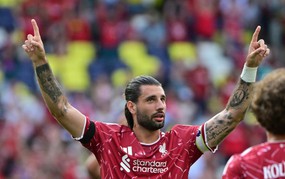 Szoboszlai lập siêu phẩm, Liverpool thắng tưng bừng trong ngày ra mắt HLV Andoni Iraola