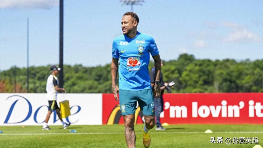 Sau 1 tháng chấn thương, Neymar 34 tuổi trở lại tập luyện cùng đội tuyển Brazil lần đầu tiên, có thể ra sân ở vòng cuối World Cup.