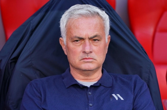 Real Madrid thắng tưng bừng, HLV Mourinho tái xuất hoàn hảo