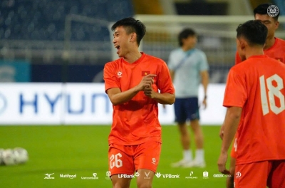 CHÍNH THỨC: Tiền vệ ĐT Việt Nam nhận phán quyết cực vui trước bán kết AFF Cup