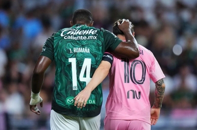 Messi trở lại sau mất mát, hành động của đối thủ khiến cả thế giới xúc động