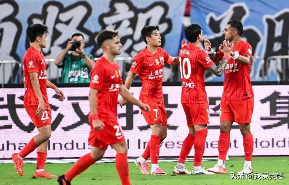 Cảng Thượng Hải thắng Tam Trấn 3-2, vươn lên vị trí thứ 8 tại Chinese Super League! Chuỗi 8 trận toàn thắng đối đầu, lội ngược dòng với 3 bàn thắng trong 10 phút, bàn gỡ hòa phút bù giờ của Lý Ngang bị từ chối.