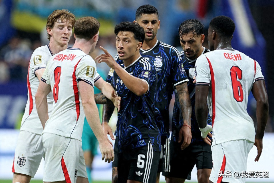 Tranh cãi? Ba ông lớn Ngoại hạng Anh chúc mừng Argentina vào chung kết! Chelsea ăn mừng bàn thắng của Enzo bị chỉ trích dữ dội
