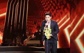 Tin nóng bóng đá Việt hôm nay 16/4: HLV Bae Ji Won dẫn dắt CLB Ninh Bình; Đình Bắc muốn ra nước ngoài thi đấu