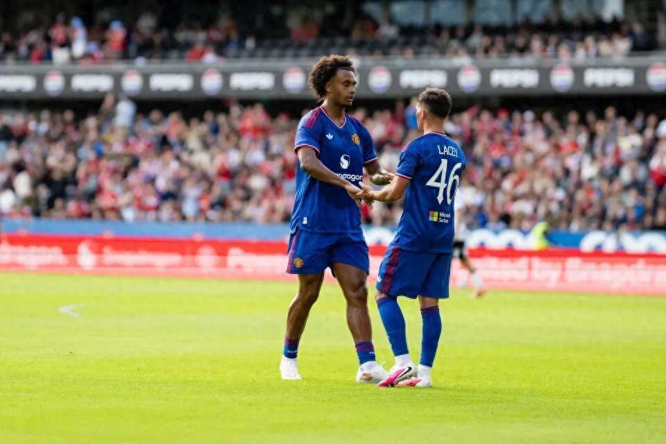 Manchester United thắng Rosenborg 5-0 trong trận giao hữu đầu tiên! Zirkzee ghi bàn kiến tạo, có cơ hội ở lại, ba sao trẻ có thể lên đội một