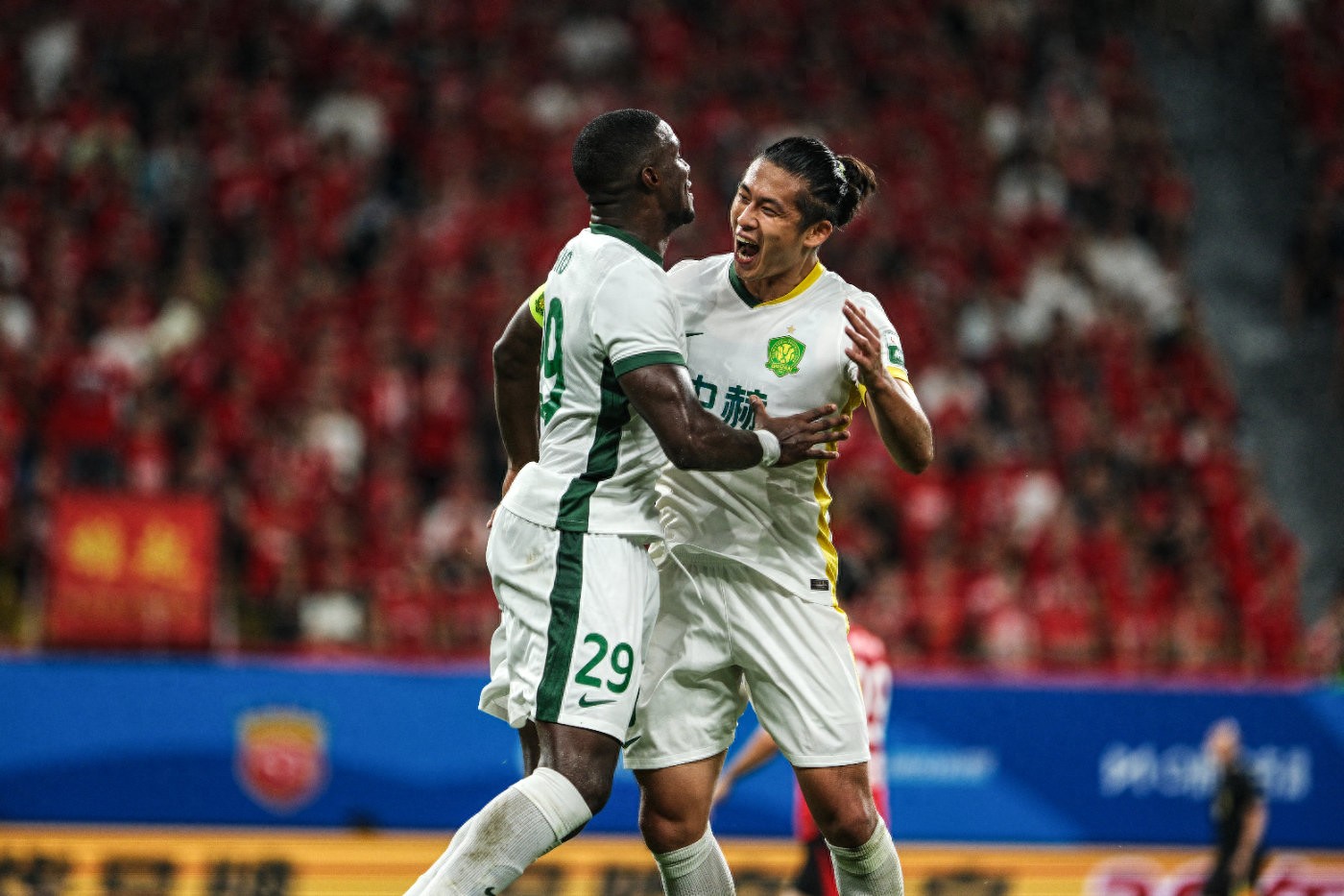 Montgomery đã cải tạo Guoan thành công với chuỗi 7 trận bất bại.