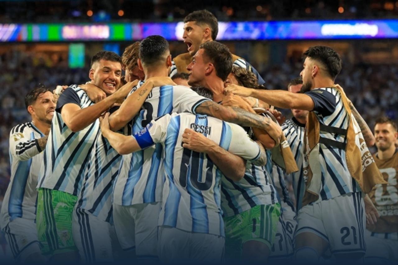 Vượt qua thử thách nghẹt thở! Argentina thắng 3-2 Cape Verde sau hiệp phụ, Lionel Messi tỏa sáng để tôn vinh tân binh "ngựa ô" huyền thoại