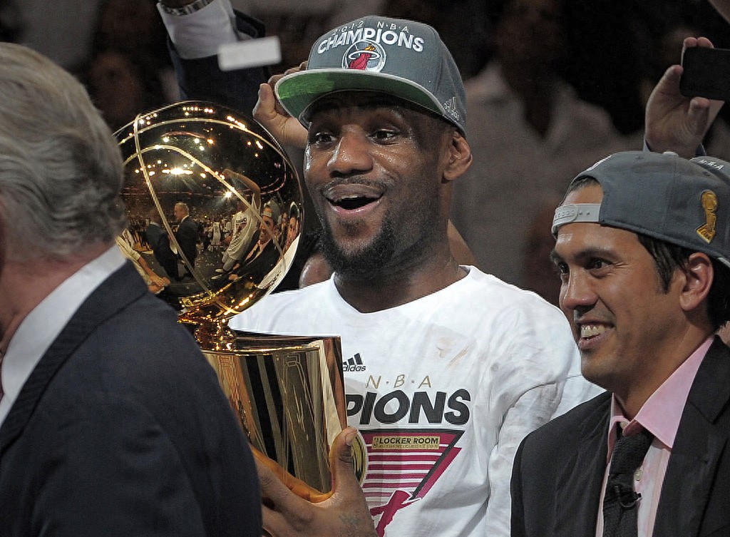 Không kiên nhẫn nổi! Chủ tịch NBA Adam Silver lên tiếng: Hy vọng LeBron James sớm đưa ra quyết định, giải đấu cần lên lịch thi đấu
