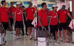 Trụ cột của đội tuyển Indonesia vẫn chống nạng, khó đá trận ra quân Asean Cup
