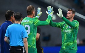 Inter Milan: Khi Chivu “nhìn khung thành bằng nửa con mắt”