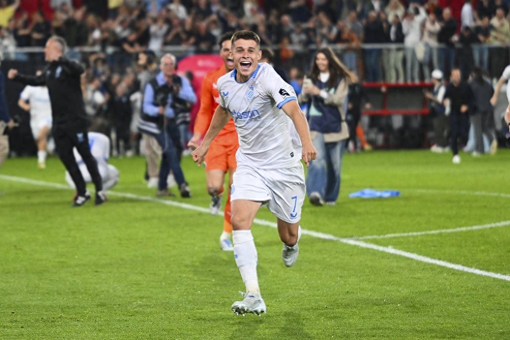 Giá đề nghị 35 triệu bị từ chối! Manchester United cùng 3 đội khác cạnh tranh giành Vua phá lưới giải Bỉ, từng chọc thủng lưới Barcelona và Atletico Madrid