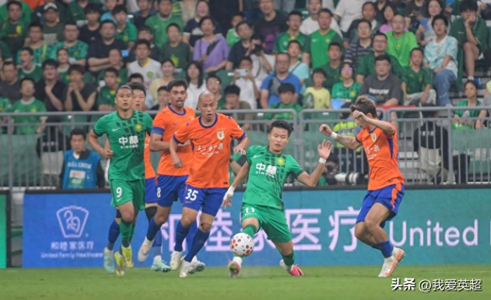 Dứt điểm 38 lần! Bắc Kinh Quốc An 2-0 Sơn Đông Thái Sơn (10 người), giành 3 trận thắng liên tiếp, vươn lên vị trí thứ 6. Saio và Lâm Lương Minh lập công, Trịnh Tranh bị thẻ đỏ trực tiếp.