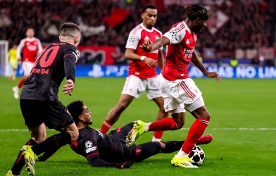 Arsenal bị chỉ trích vì quả phạt đền