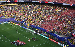 World Cup trên sân nhà: Bóng đá, kinh doanh và chuyện bán cho ai?