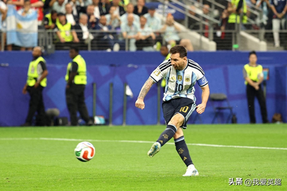 2 trận ghi 5 bàn! Messi 6 lần dự World Cup đều vượt qua vòng bảng, vượt Klose ở 2 chỉ số, 13 lần được chọn MVP trận đấu