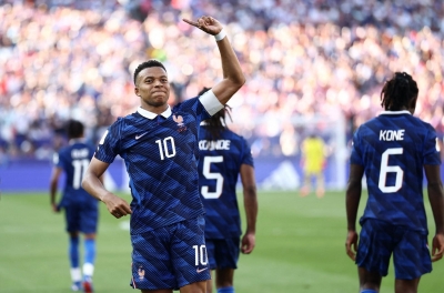 Mbappe lập cột mốc vĩ đại mà Ronaldo hay Messi không thể chạm tới