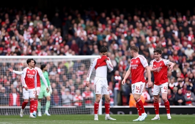Thua trên sân nhà, Arsenal nguy cơ mất chức vô địch Ngoại hạng Anh