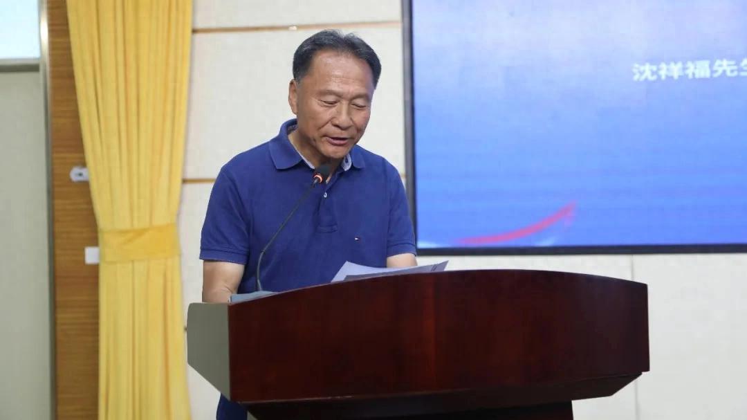 Ở tuổi 69, Thẩm Tường Phúc tái xuất sân cỏ, dẫn dắt bóng đá trẻ Hà Bắc.