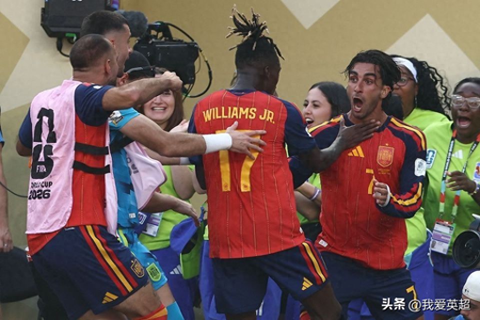 Tổng hợp giải thưởng World Cup: Tây Ban Nha giành 4 giải lớn! Rodri đoạt Quả bóng vàng, trung vệ 19 tuổi đoạt Cậu bé vàng