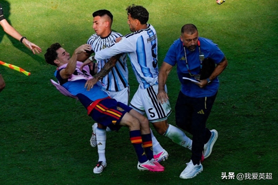 FIFA chính thức thông báo xử phạt 3 cầu thủ Argentina! 2 người bị nghi ngờ hành vi bạo lực, ngôi sao 21 tuổi của Tây Ban Nha cũng bị cáo buộc
