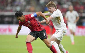 Từ chiếc áo đấu bị rách ở World Cup…