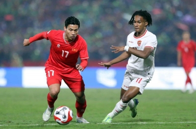 HLV Kim Sang-sik nhận tin cực vui từ 'máy chạy' hàng đầu ĐT Việt Nam