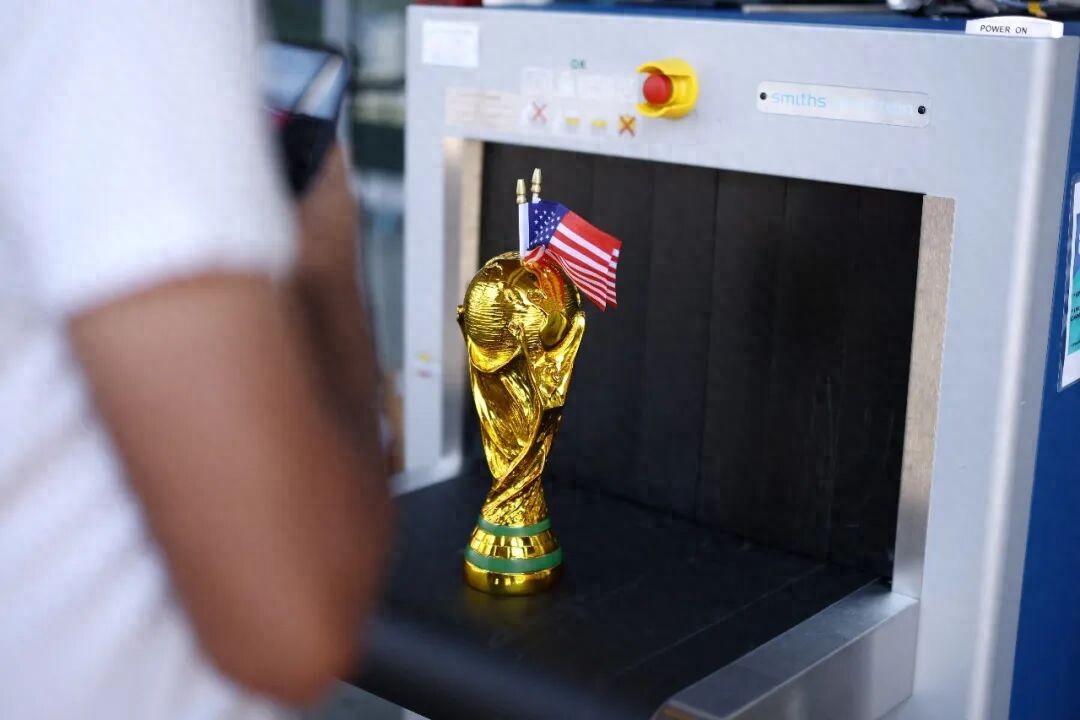Xem trái bóng đắt nhất, lái chiếc xe nhanh nhất, tôi thấy được kỳ World Cup chân thực nhất