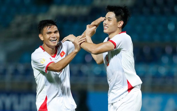 HLV Kim Sang Sik duy trì 'cái đầu lạnh' cho học trò