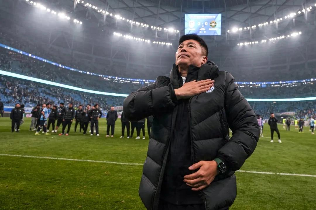 Li Guo Xu: Trở thành huấn luyện viên trưởng của đội bóng Đại Liên, tôi vô cùng vinh dự và biết ơn vô hạn!
