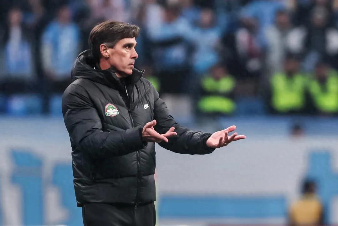 Gustavo cáo bệnh rời đội, đội Hà Nam thất thủ vì đội hình thiếu hụt