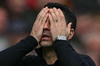 'Arsenal sa thải HLV Mikel Arteta nếu không vô địch Ngoại hạng Anh'