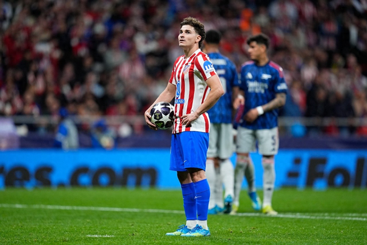 Ngày 10 tháng 8 sụp đổ niềm tin: Màn “biến mất” giữa Álvarez và Atletico Madrid