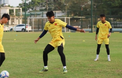 Thủ môn cao nhất lịch sử chính thức chia tay tuyển Việt Nam