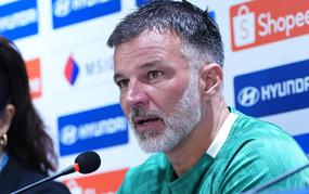 HLV Anthony Hudson: 'Thái Lan tôn trọng Malaysia, quyết thắng trận sân nhà đầu tiên'