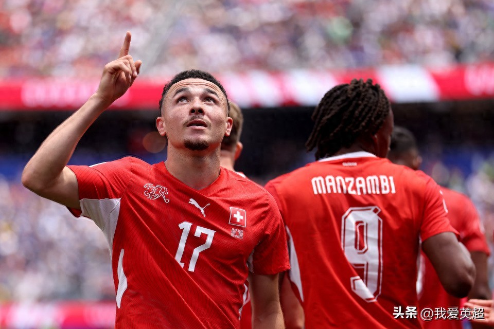 Trận đấu điên rồ nhất sau khai mạc? 74 phút sau: 5 bàn thắng, 1 thẻ đỏ! Lịch sử World Cup: các cầu thủ dự bị kết hợp tạo nên chiến thắng 4-1