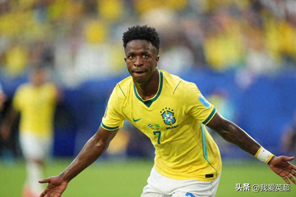 Tình hình vượt qua vòng bảng World Cup: Đã xác định 13 đội trong số 32, 6 đội giành ngôi đầu bảng, 7 đội bị loại, cặp đấu đầu tiên đã hình thành.