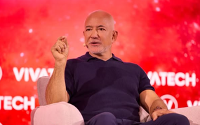 Tỷ phú Jeff Bezos đầu tư vào Liverpool vì điều gì?